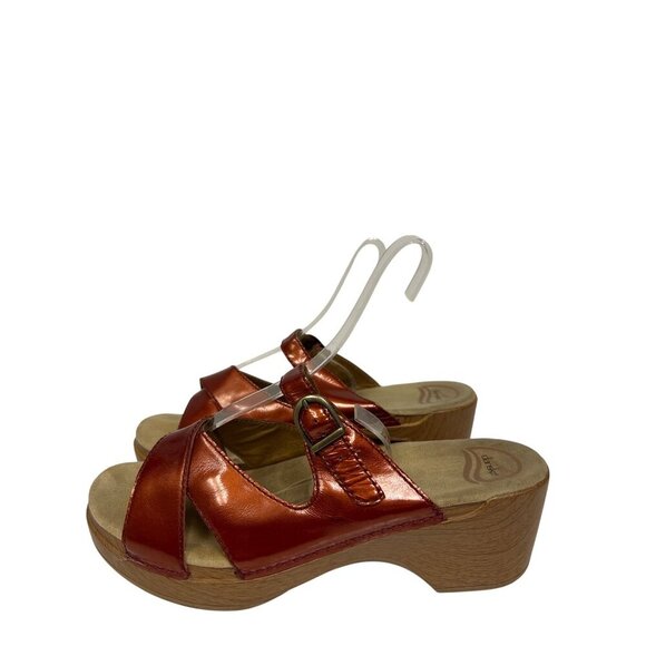 Dansko Sela Clog Sandal  Women's EU 42 US10.5 Red Patent Leather Slip On Comfort - Picture 2 of 8